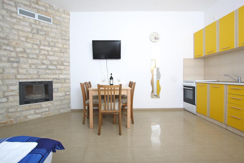Apartments Jasmina Novalja Luaran gambar