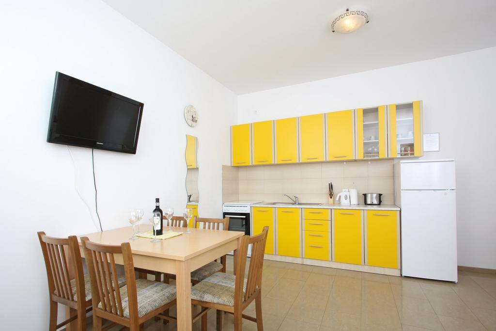 Apartments Jasmina Novalja Luaran gambar