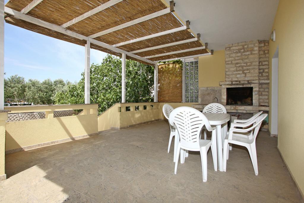 Apartments Jasmina Novalja Luaran gambar