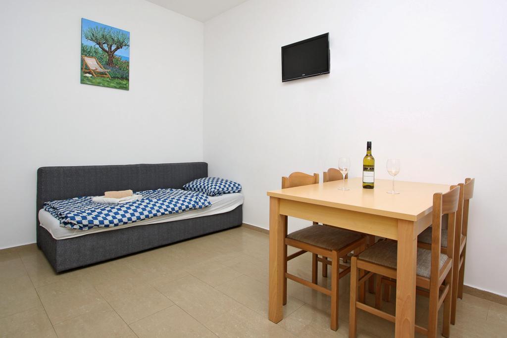 Apartments Jasmina Novalja Luaran gambar
